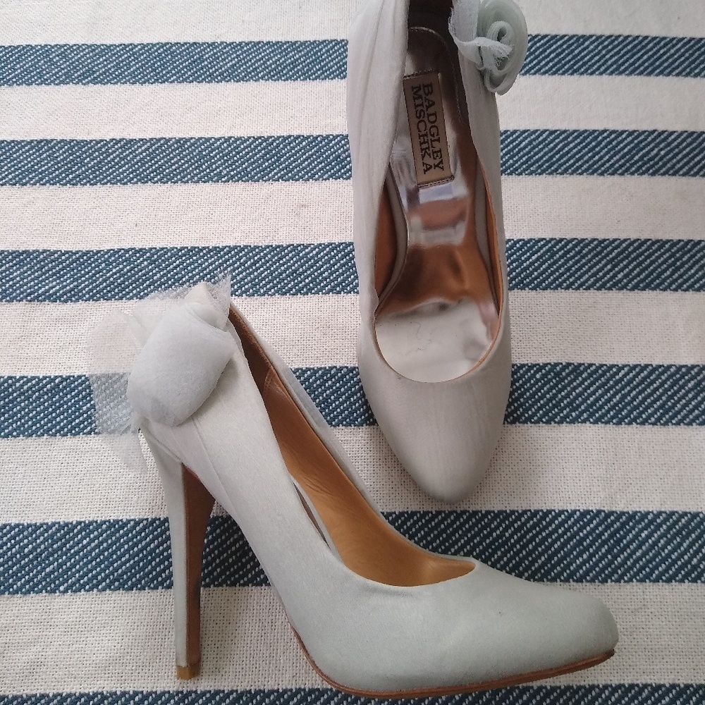 Badgley Mischka heels powder blue size 7
